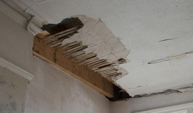 An image of a damaged ceiling